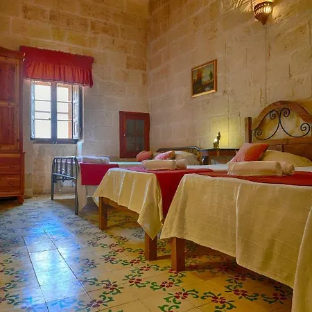 Razzett Tat-twil Farmhouse * Għarb