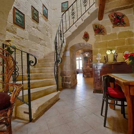 Razzett Tat-twil Farmhouse * Għarb