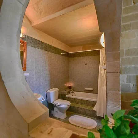 Razzett Tat-twil Farmhouse Ferienhaus *